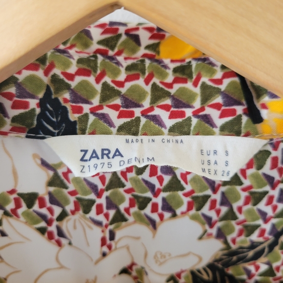 ZARA blouse green, burgundy w/ yellow floral print - Picture 4 of 6